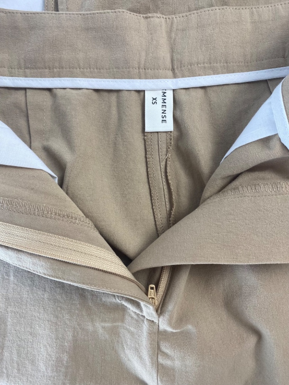 COMMENSE 100% Cotton V-Neck Vest Tailored Leg Short Set in Tan Size XS*** - Picture 10 of 12